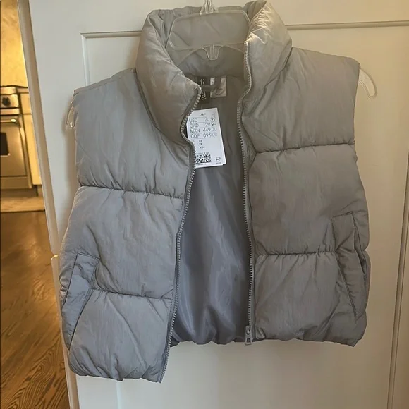 Gray Puffer Vest - Picture 1 of 4